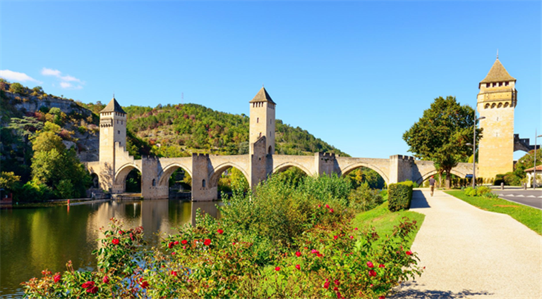 Discover Cahors with SL Immersion, your dream destination! 