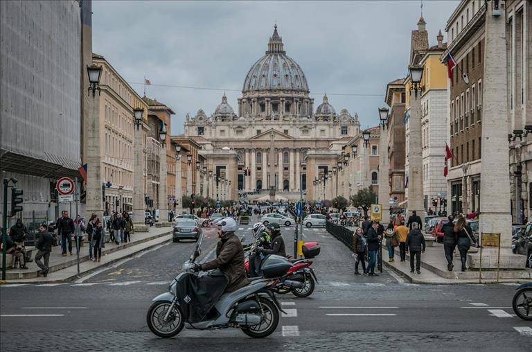 Immerse Yourself in Italian Culture: Scuola Leonardo da Vinci's Rome School