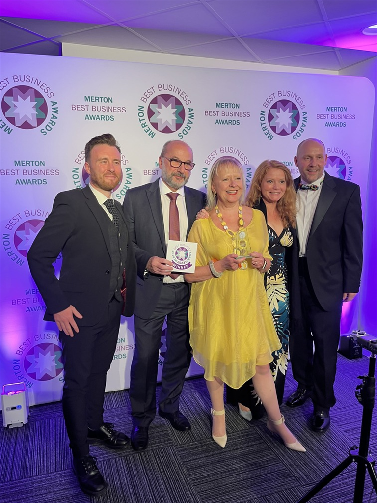 Wimbledon School of English wins the Best Independent Business Award for 2023 at the Merton Best Business Awards.